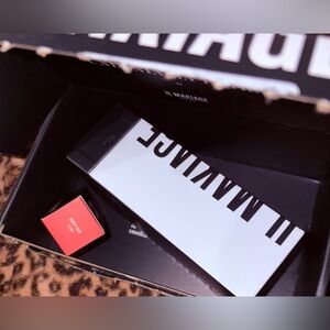 IL MAKIAGE MAKEUP FOUNDATION AND LIP STICK